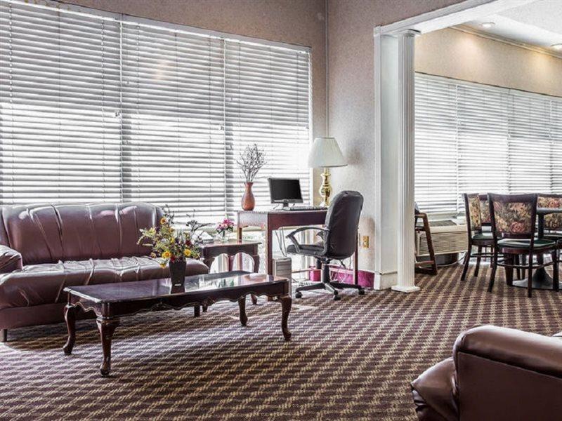Econo Lodge Inn And Suites Dentsville Eksteriør billede